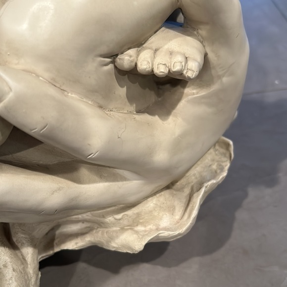 SOLD Newborn In Loving Hands Sculpture Baby Sleeping Figurine Indoor Outdoor Art - Picture 15 of 17